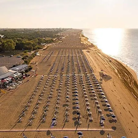 Lovely Beachfront Apartment-beahost * Bibione